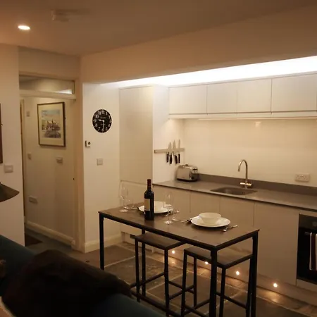 The Old Scullery, Cosy Stylish For Two On Harrogate's Iconic Stray *