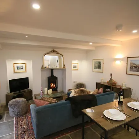 The Old Scullery, Cosy Stylish For Two On Harrogate's Iconic Stray * Harrogate