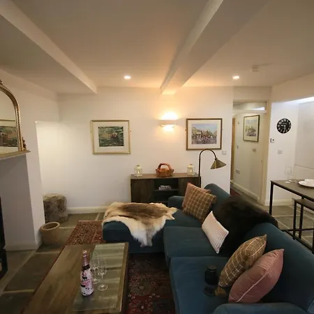 The Old Scullery, Cosy Stylish For Two On Harrogate's Iconic Stray Apartment *