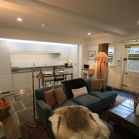 The Old Scullery, Cosy Stylish For Two On Harrogate's Iconic Stray *